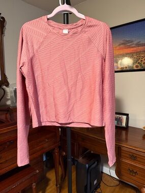 Isabella Rose Wave-Text Crewneck